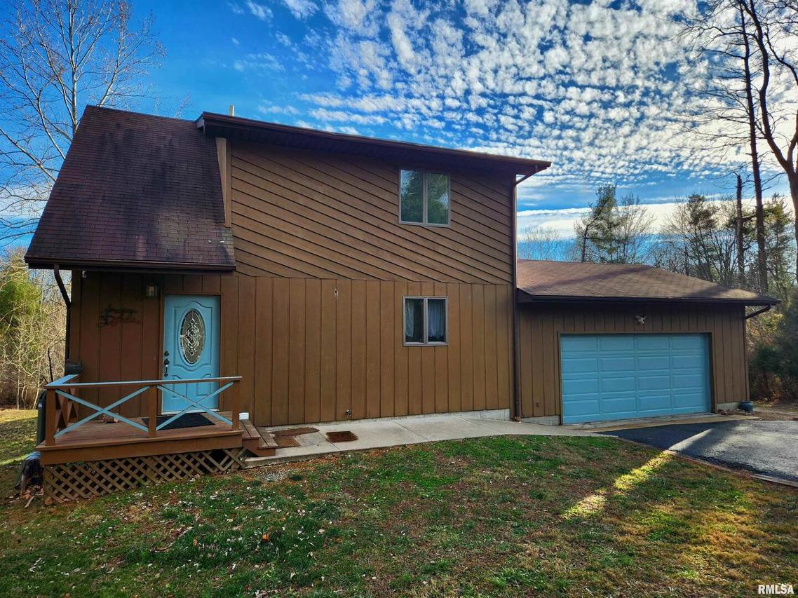 64 Southmoor St., Carbondale, IL 62903