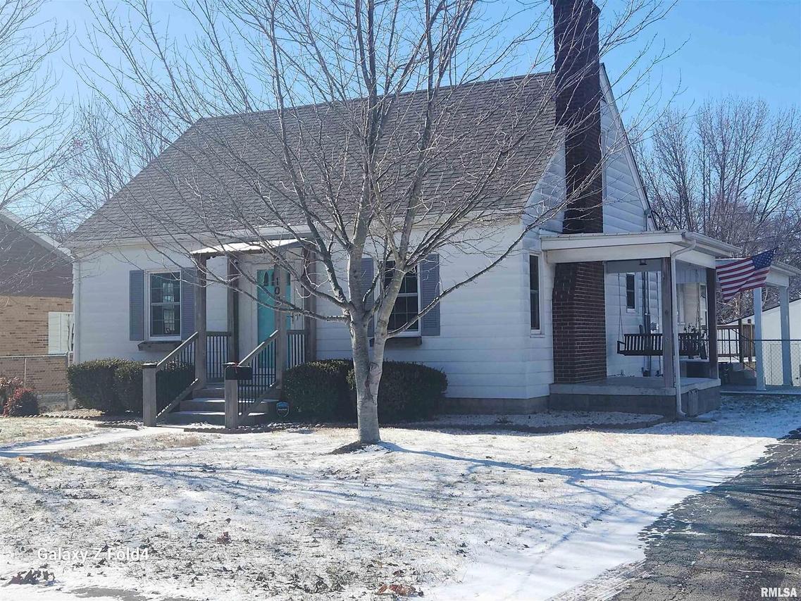 109 S East St., Pinckneyville, IL 62274