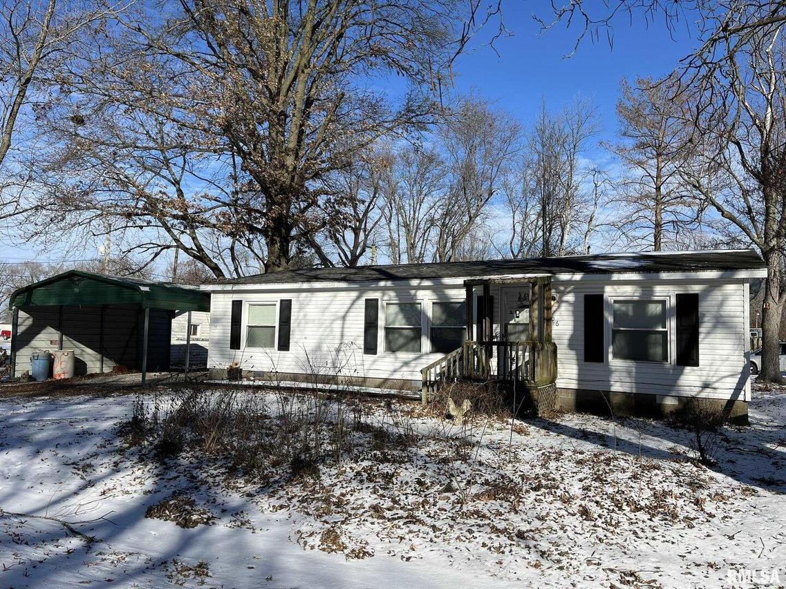 506 Filbert St., Odin, IL 62870