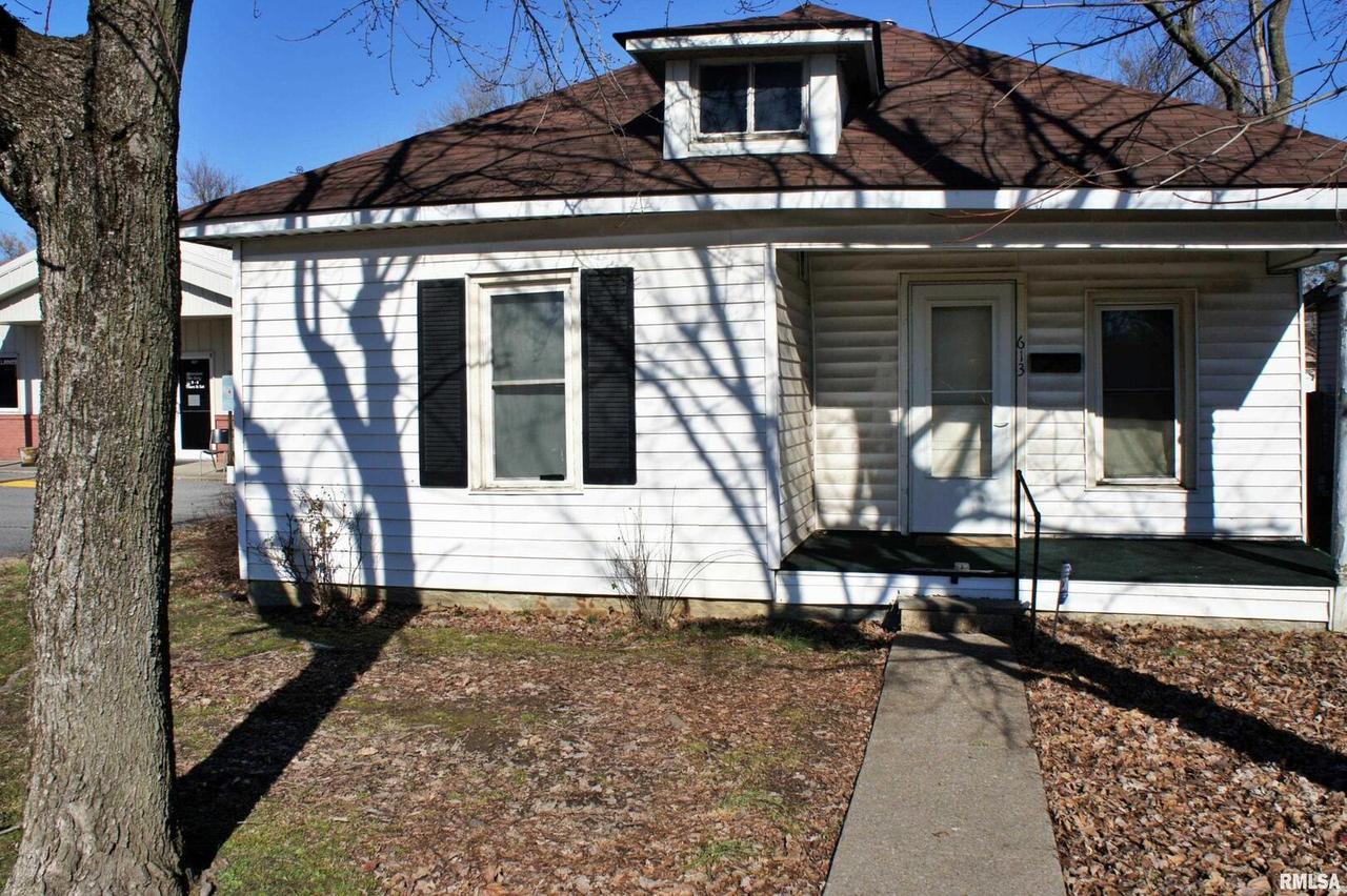 613 W 10th St., Metropolis, IL 62960