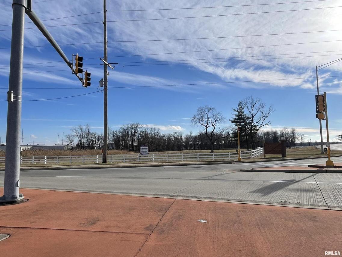 2103 The Hill Ave., Marion, IL 62959