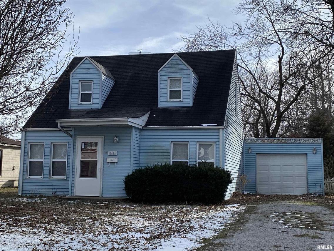 1015 E 3rd St., Centralia, IL 62801