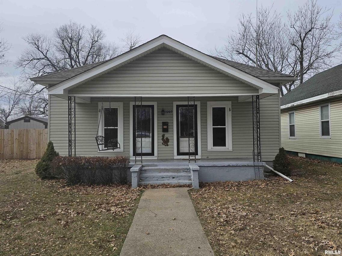 1207 North Ave., Metropolis, IL 62960