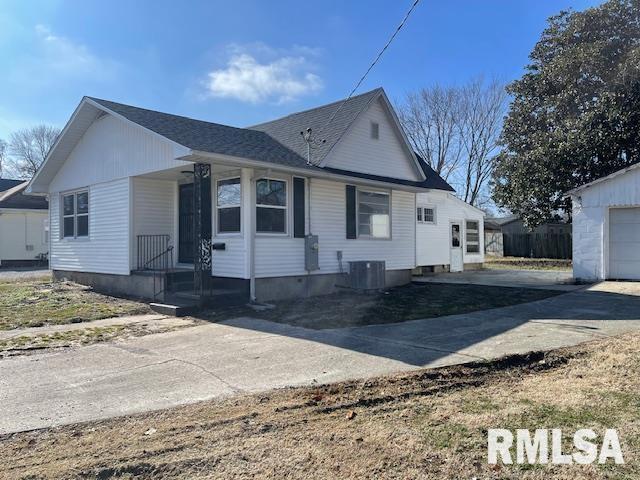 421 S 20th St., Herrin, IL 62948
