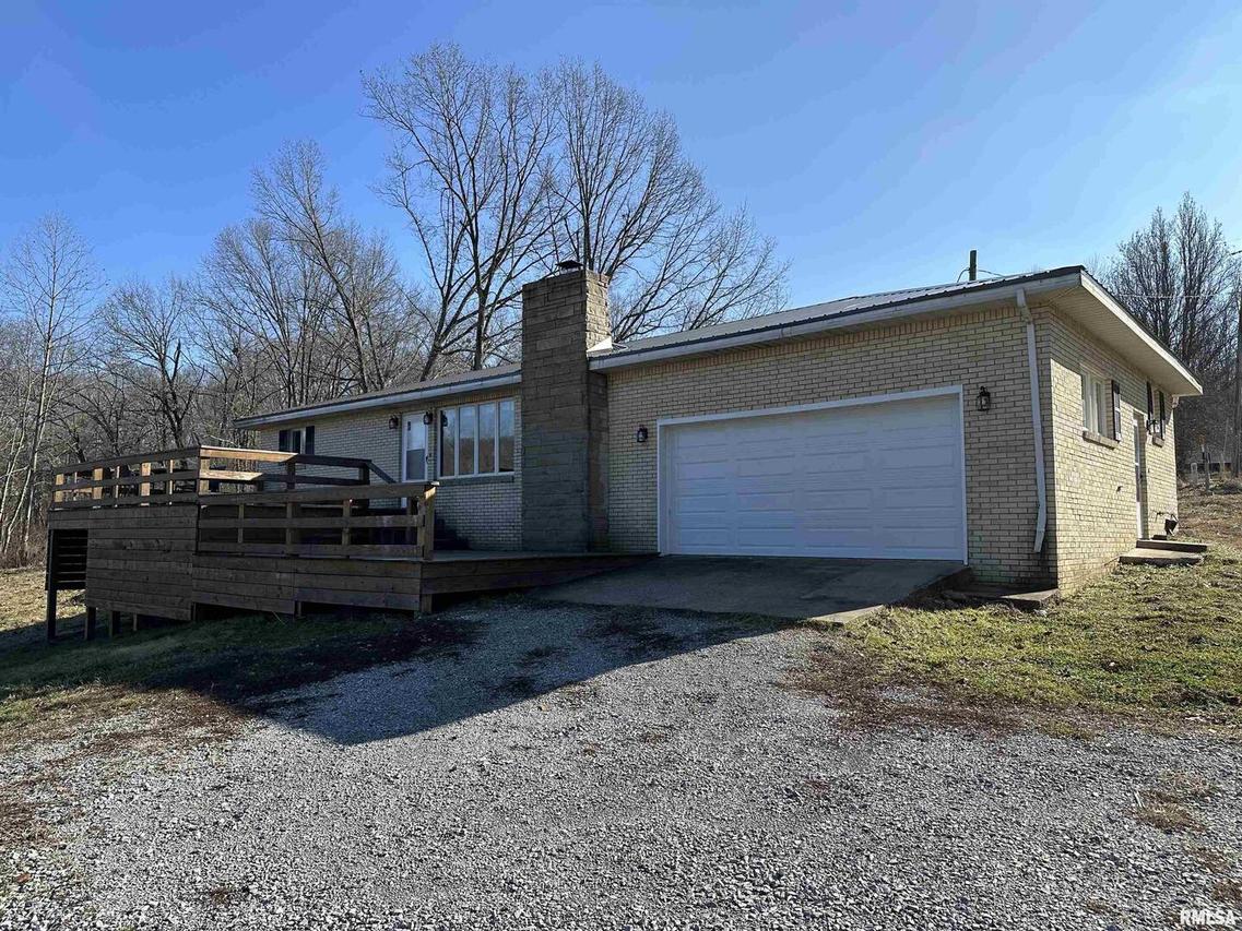 435 Dixon Rd., Vienna, IL 62995