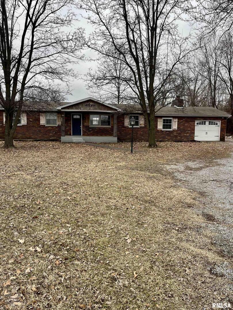 604 S Water St., Harrisburg, IL 62946