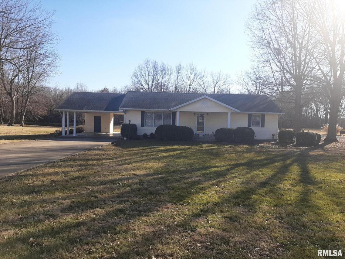 400 W 15th St., Christopher, IL 62822