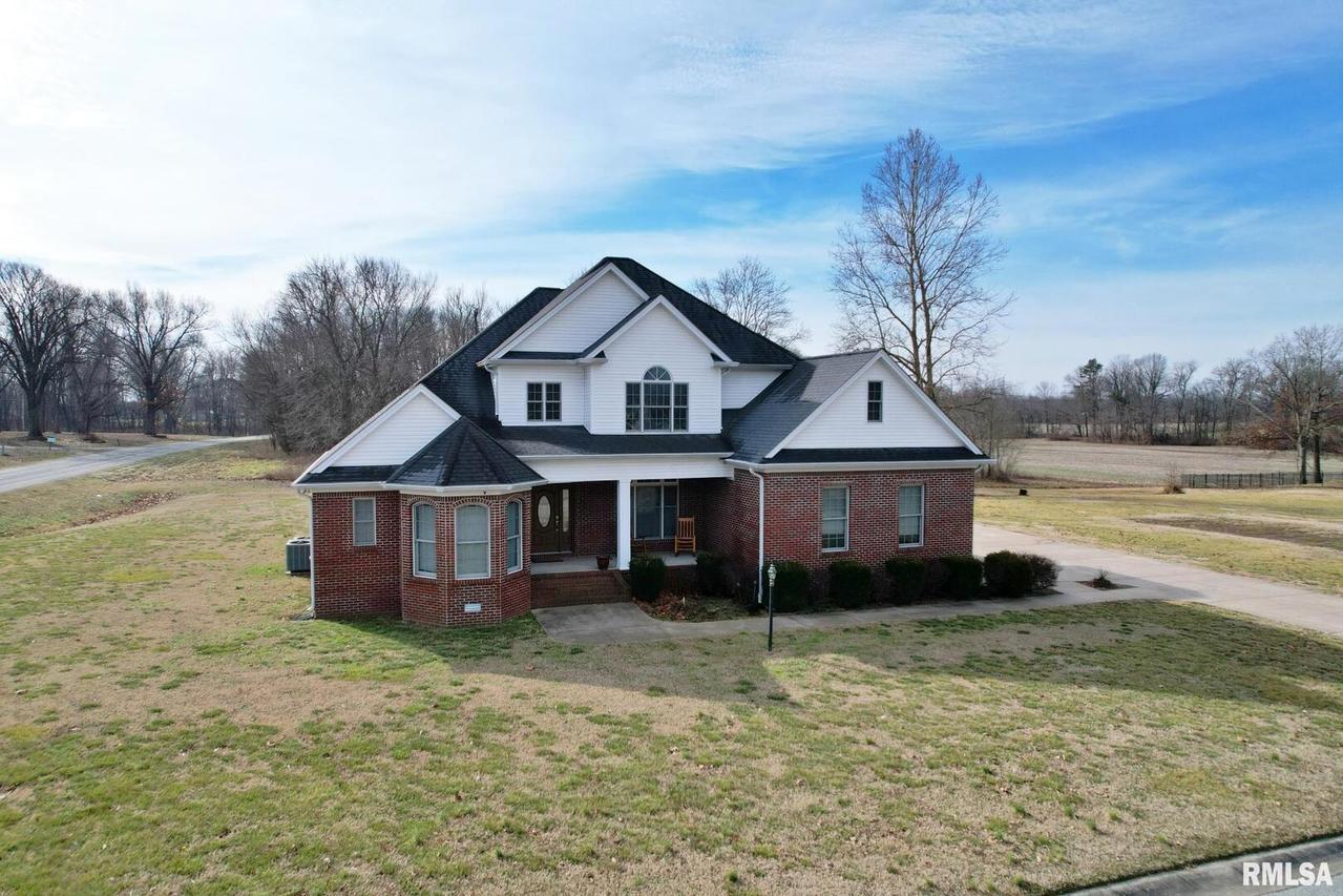 10 Deerfield Ln., Metropolis, IL 62960