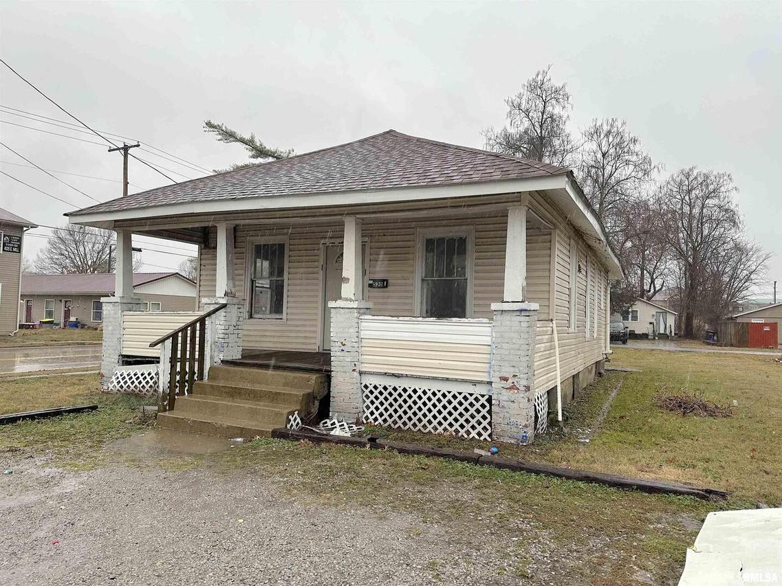 520 S Graham Ave., Carbondale, IL 62901