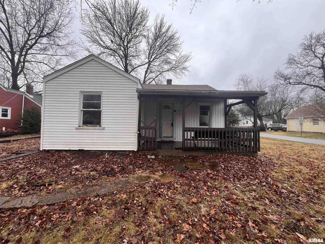 919 W Sycamore St., Carbondale, IL 62901