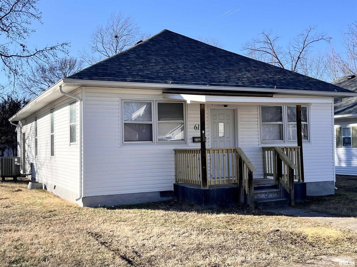 611 S 23rd St., Herrin, IL 62948