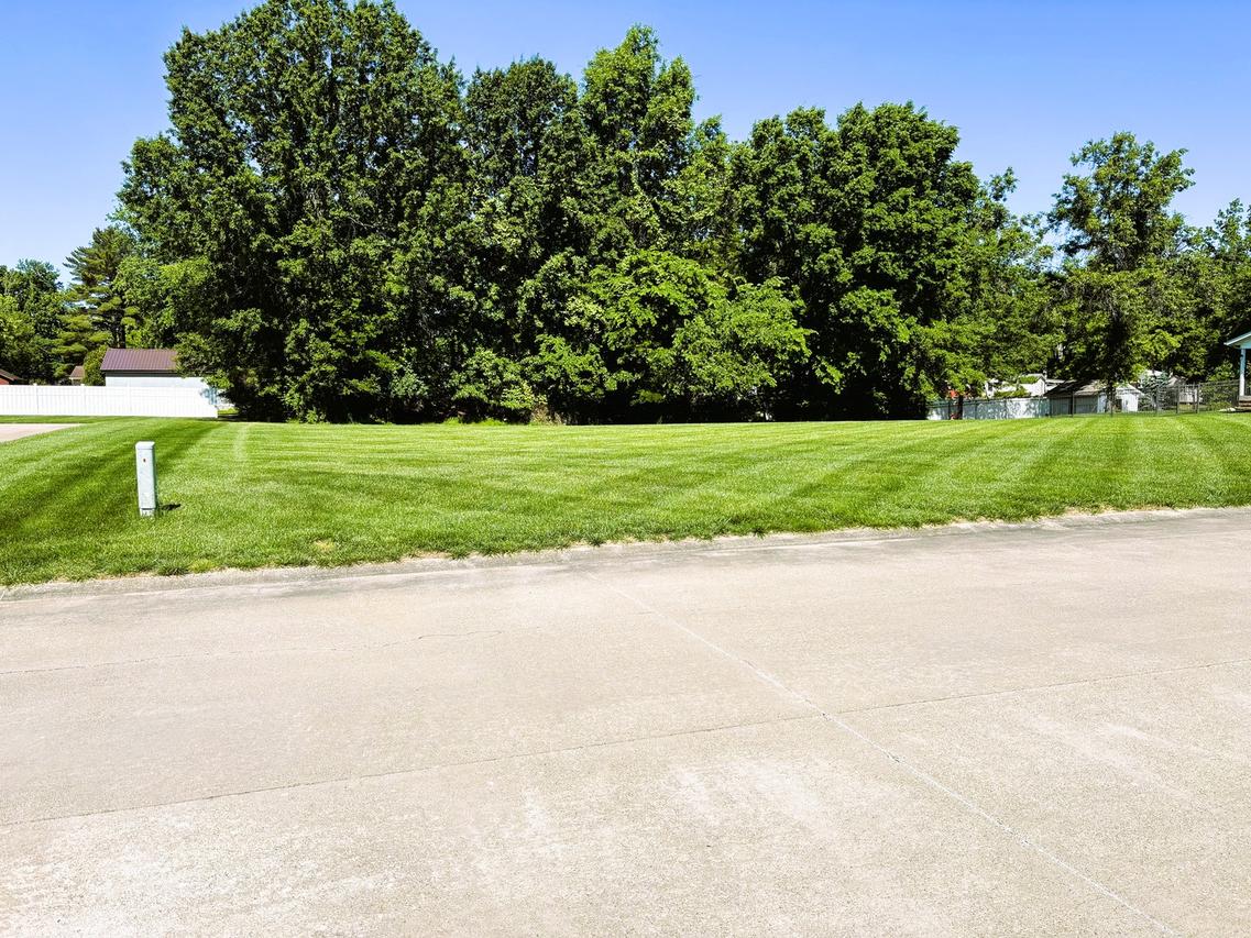 22 Clearlake Dr Dr., Centralia, IL 62801