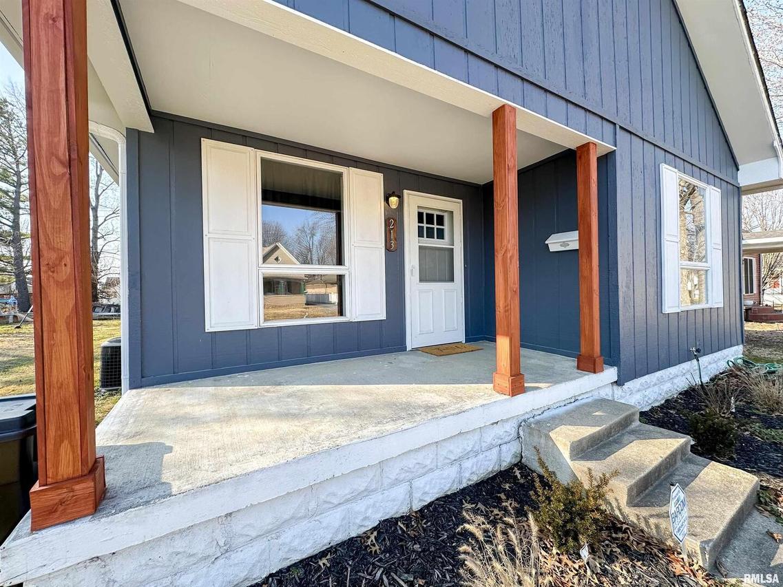 213 N 12th St., Herrin, IL 62948