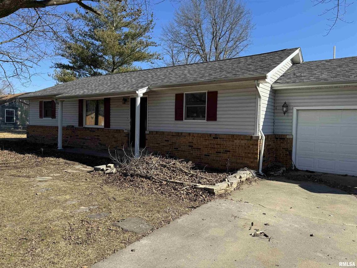 23 Crestview Dr., Irvington, IL 62848