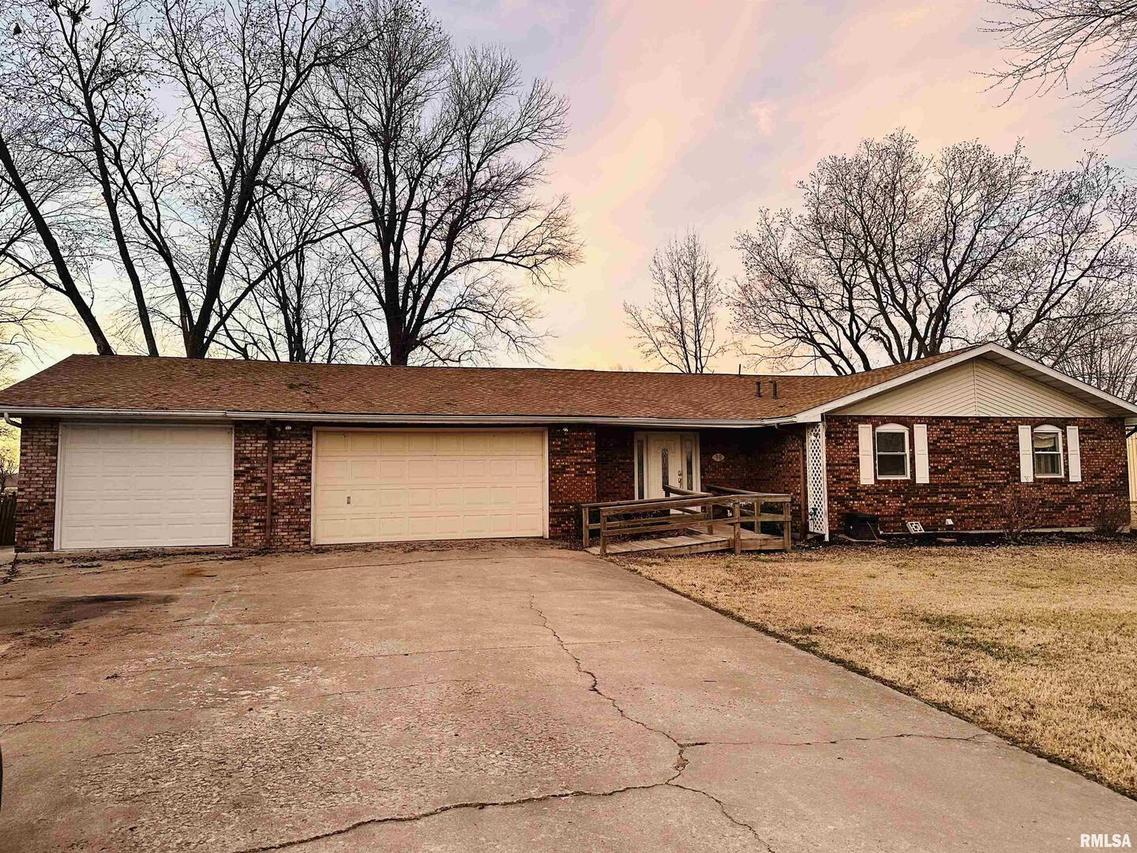 90 Jacob St., Wolf Lake, IL 62998