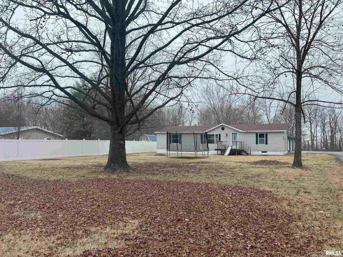 4321 State Route 161 Hwy., Kell, IL 62853