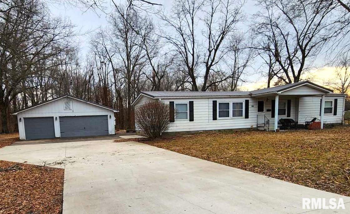 1006 Enterprise St., Benton, IL 62812