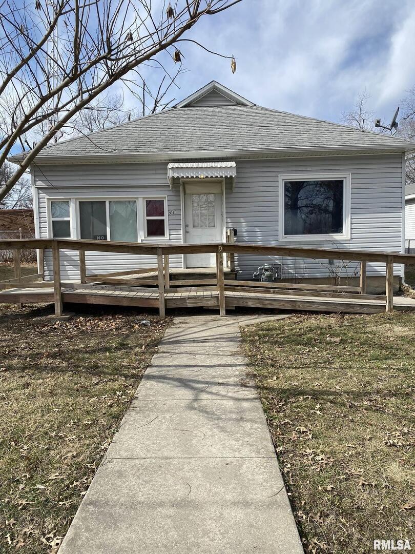 916 S Walnut St., Centralia, IL 62801