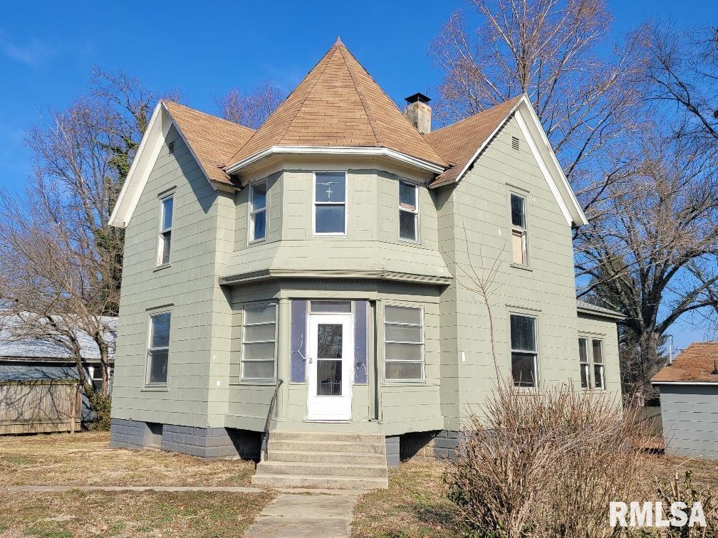 312 SE 7th St., Fairfield, IL 62837