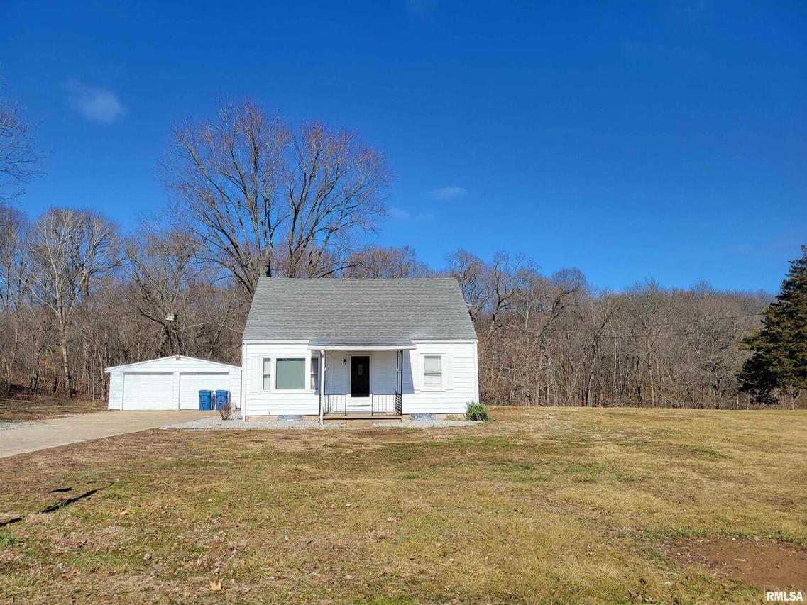 215 Vfw Ln., Anna, IL 62906