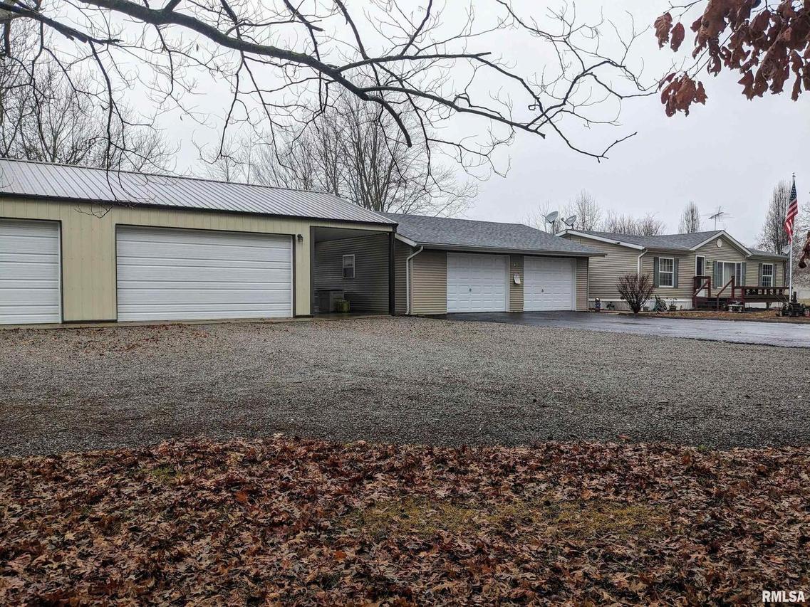 9328 Eakin Grove Rd., Benton, IL 62812