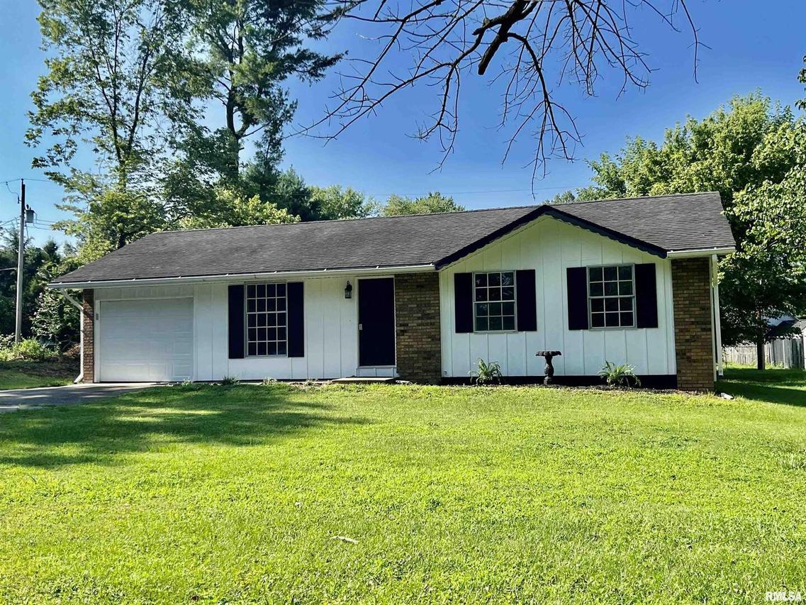 705 Woodland Ave., Herrin, IL 62948