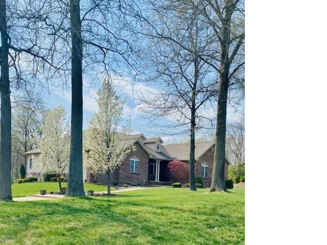 15071 N Old Centralia Ln., Mt Vernon, IL 62864