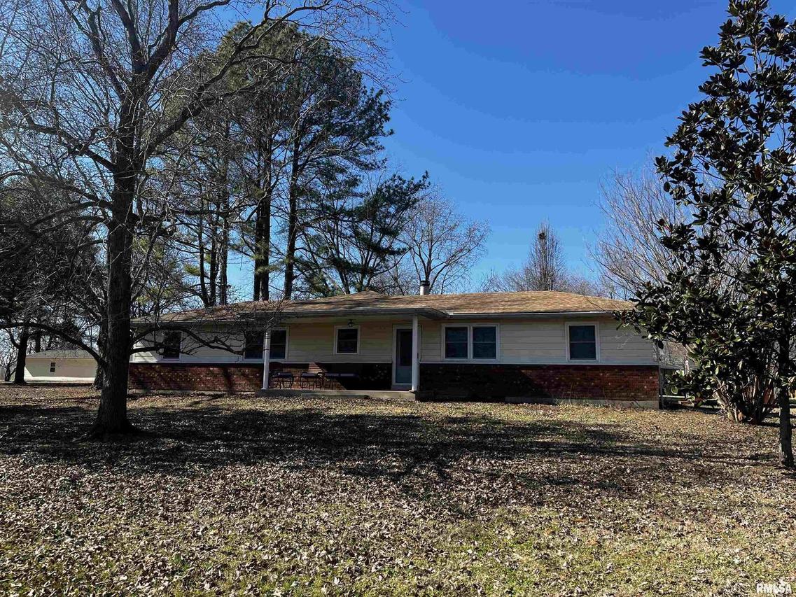 410 E Logan St., Desoto, IL 62924