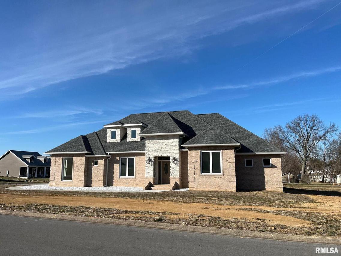 1500 Cardinal Dr., Marion, IL 62959