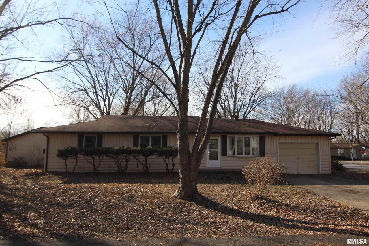 1401 S Thomas St., Carterville, IL 62918