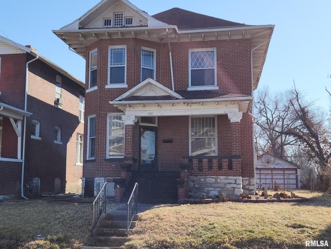 720 N 24th St., East St. Louis, IL 62205