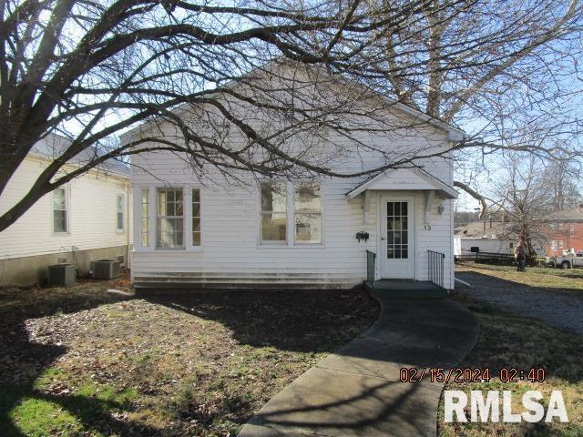 13 E Gaskins St., Harrisburg, IL 62946
