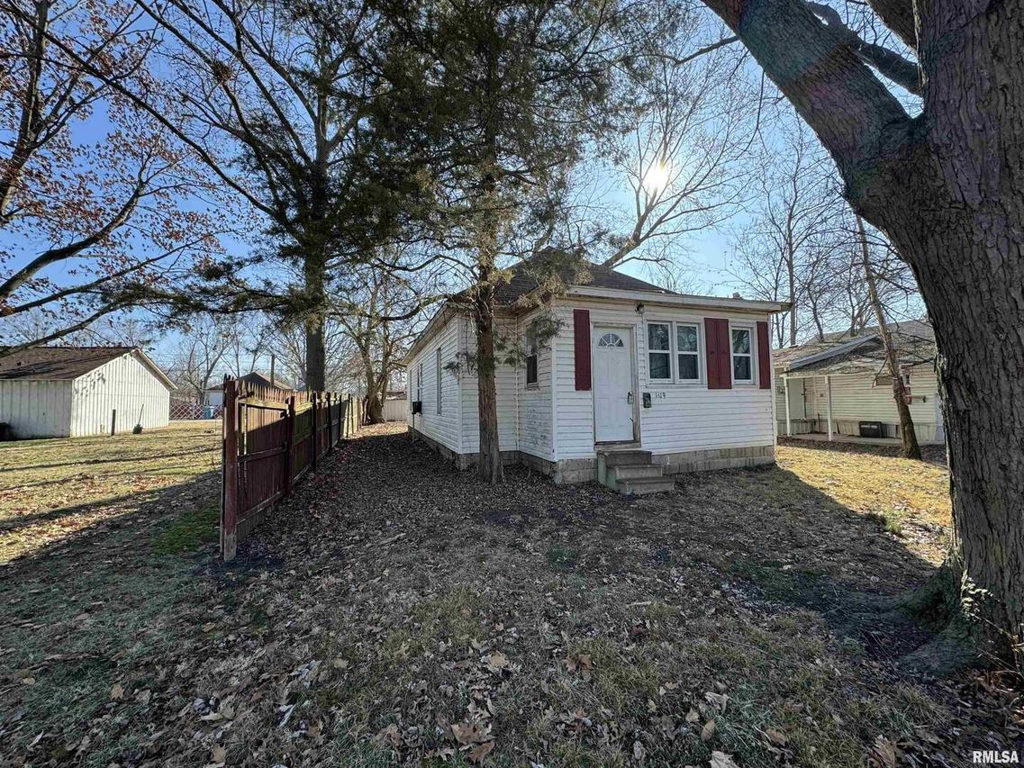1119 S Brookside Ave., Centralia, IL 62801