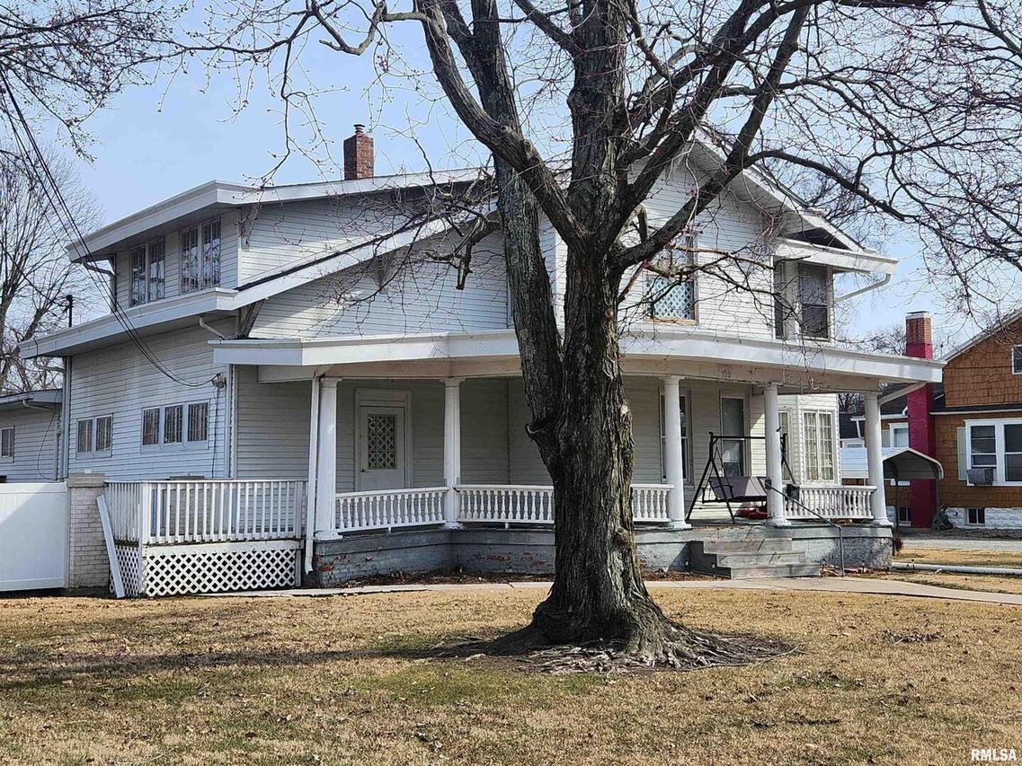 322 N Washington St., Duquoin, IL 62832