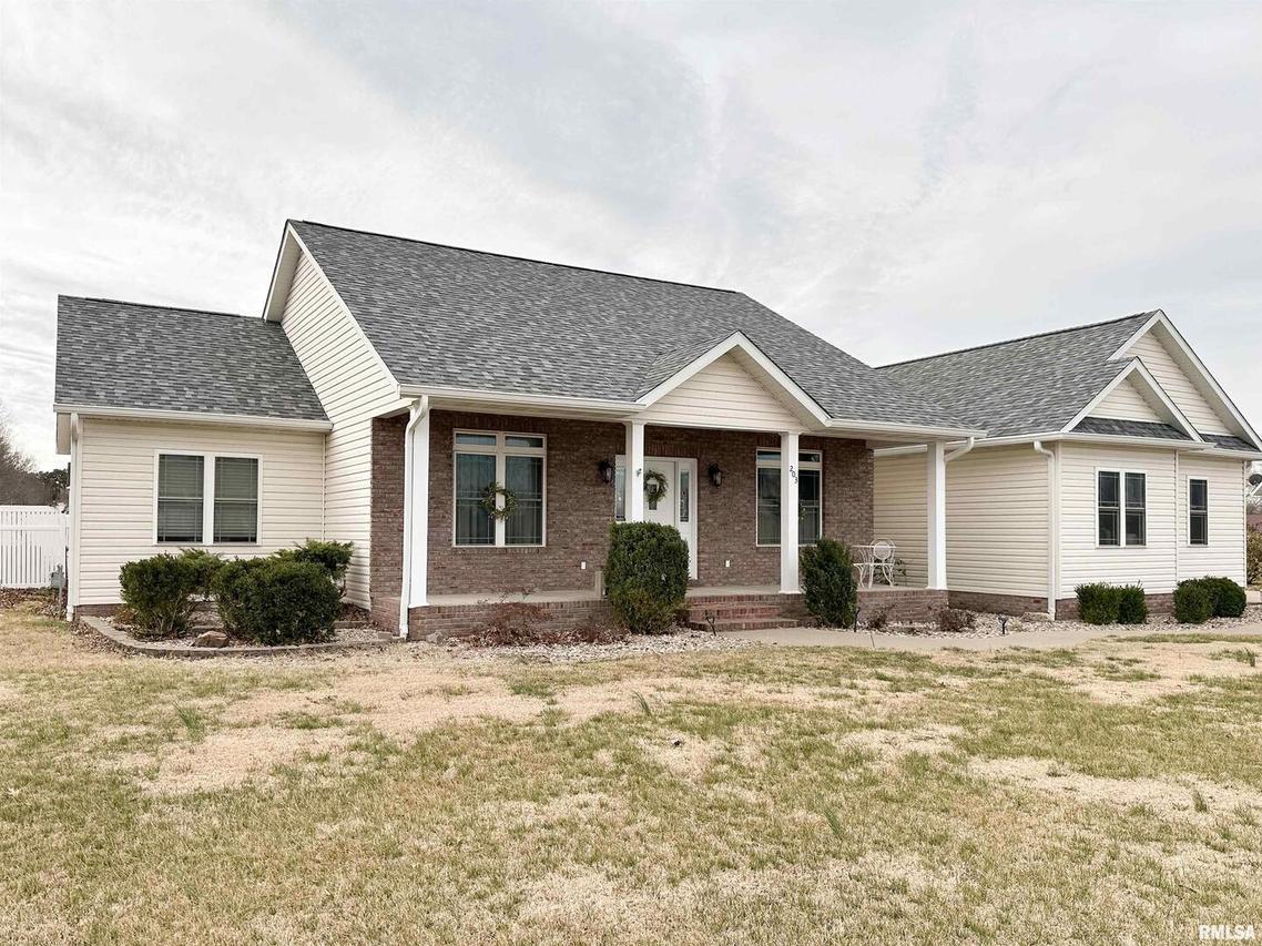 203 Bea Ct., Carterville, IL 62918