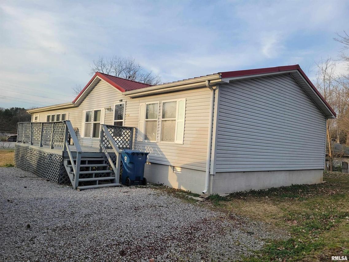 104 Elm St., Dongola, IL 62926