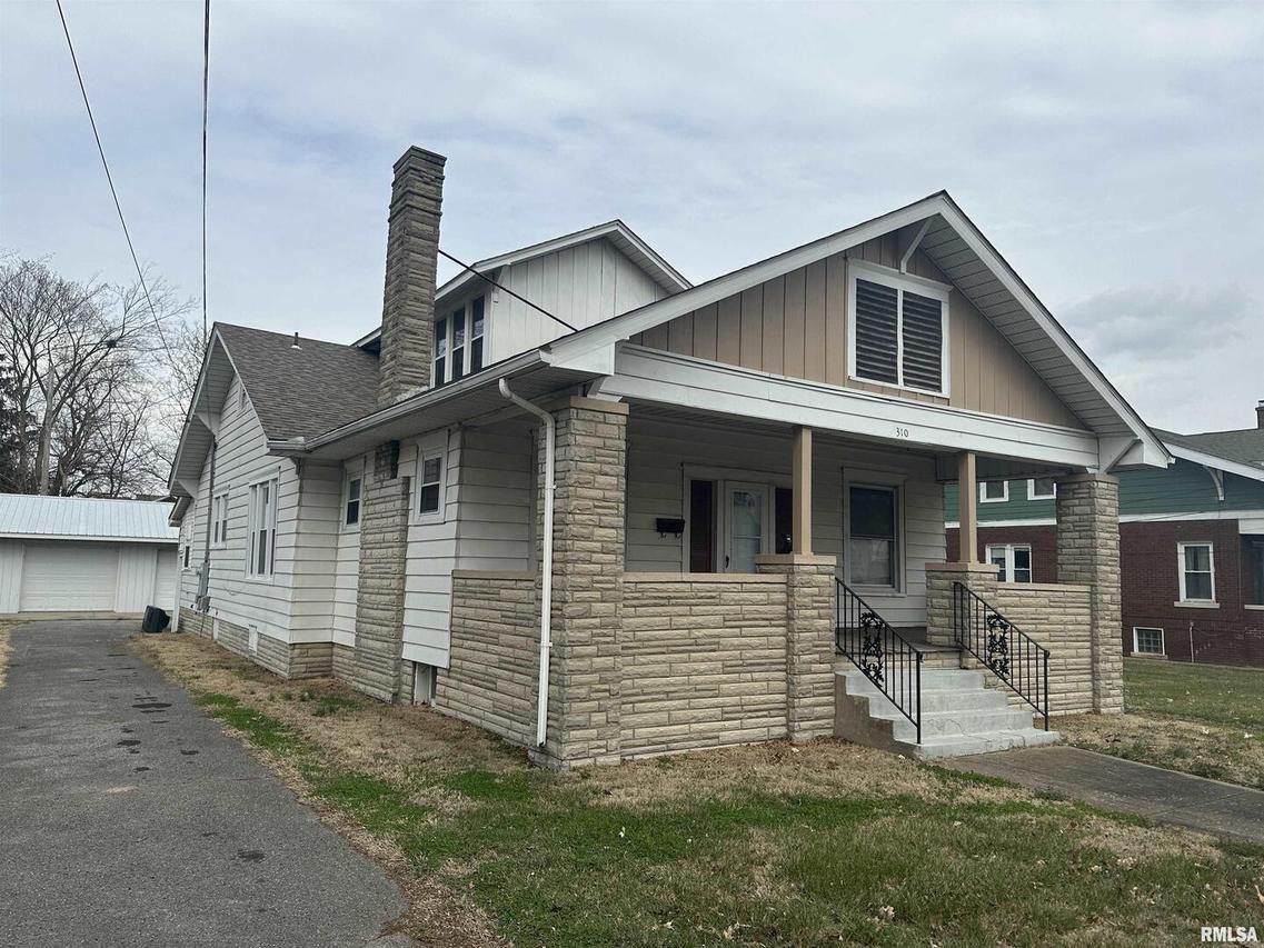 310 W Walnut St., Carbondale, IL 62901