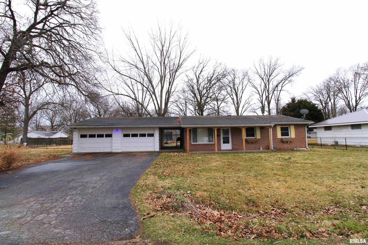 305 E Bryan St., Salem, IL 62881