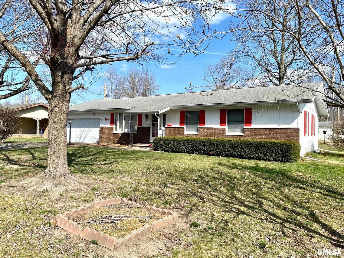 204 N Illinois Ave., West Frankfort, IL 62896
