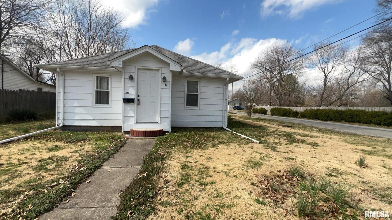 513 N 9th St., Benton, IL 62812