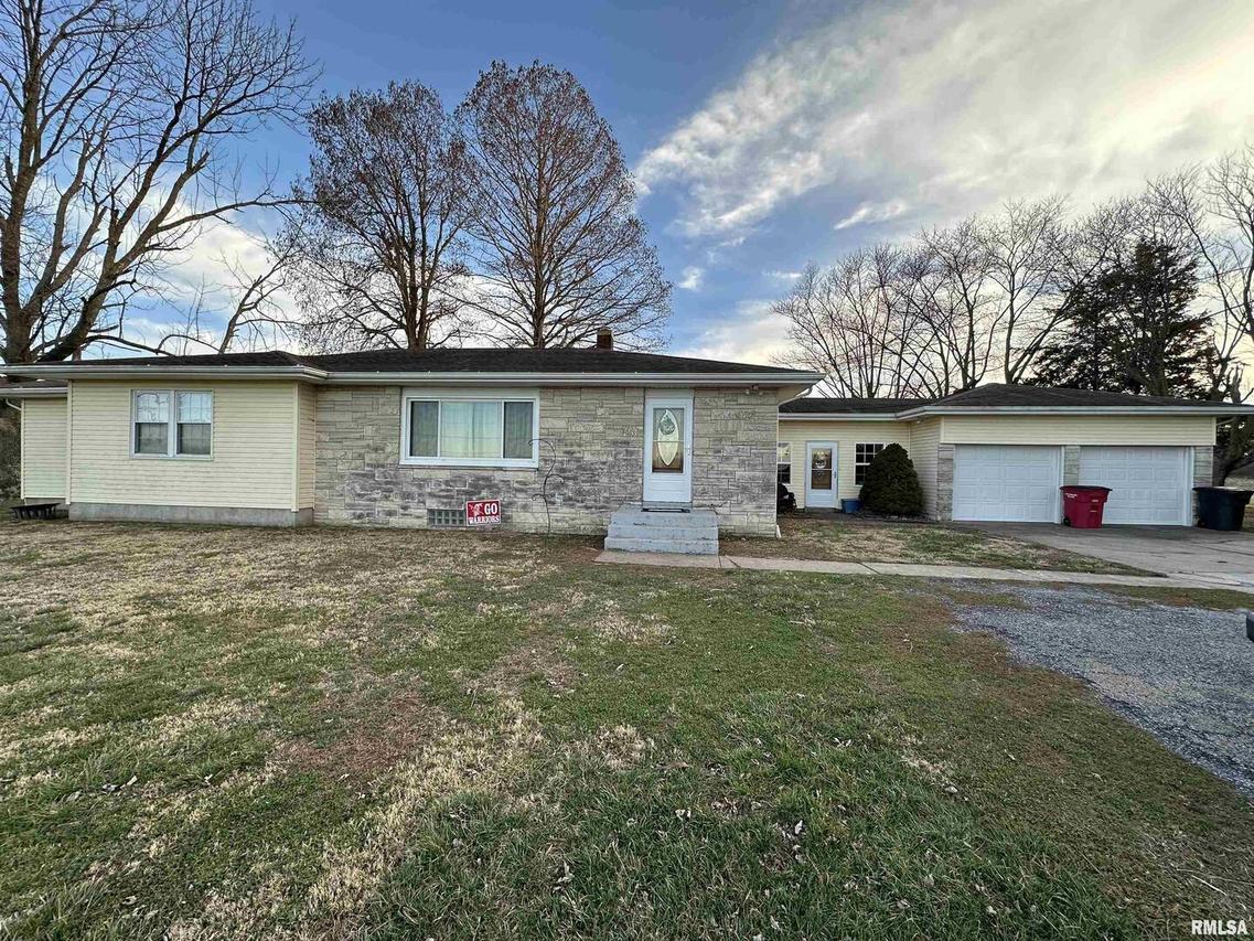 8536 E Park St., Duquoin, IL 62832