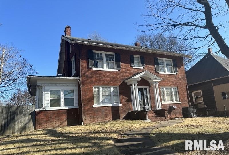 202 S Main St., Harrisburg, IL 62946