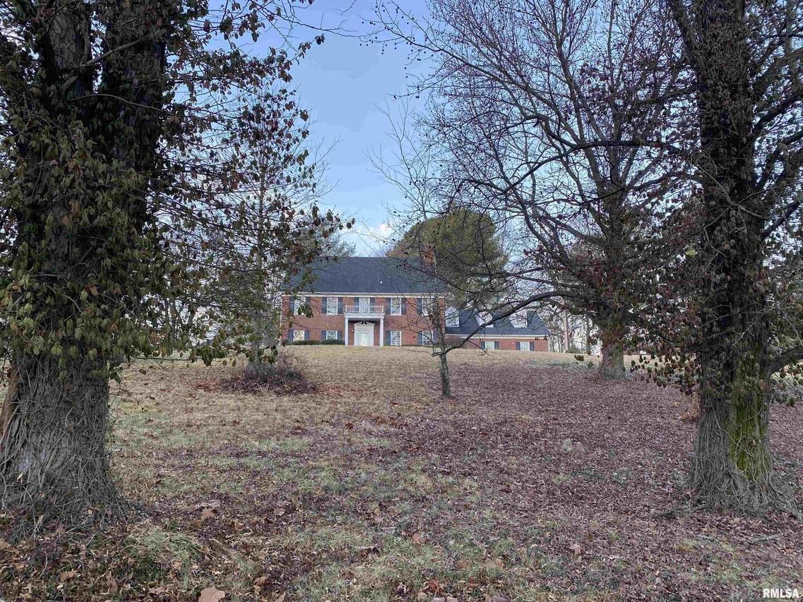 35 Herring Dr., Murphysboro, IL 62966