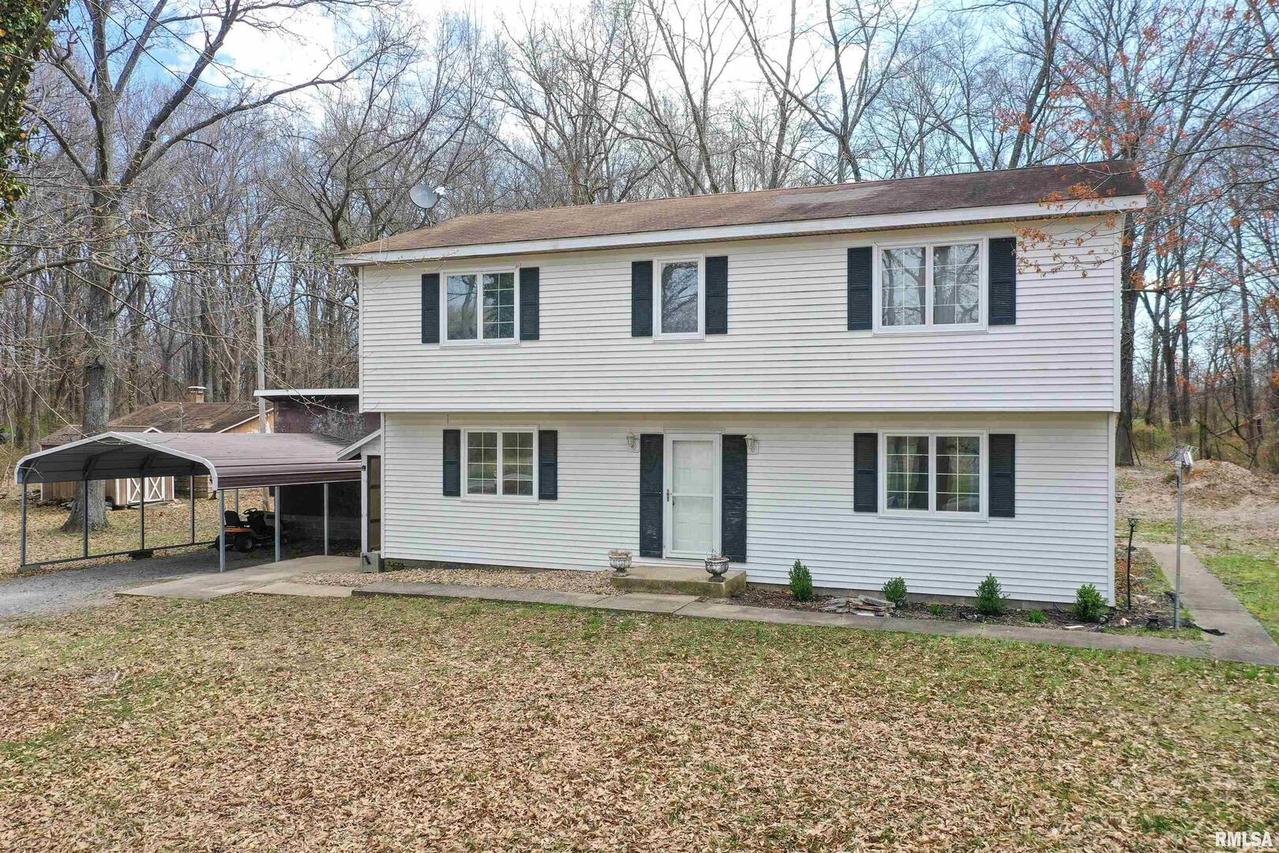 5060 Woodard School Rd., Salem, IL 62881