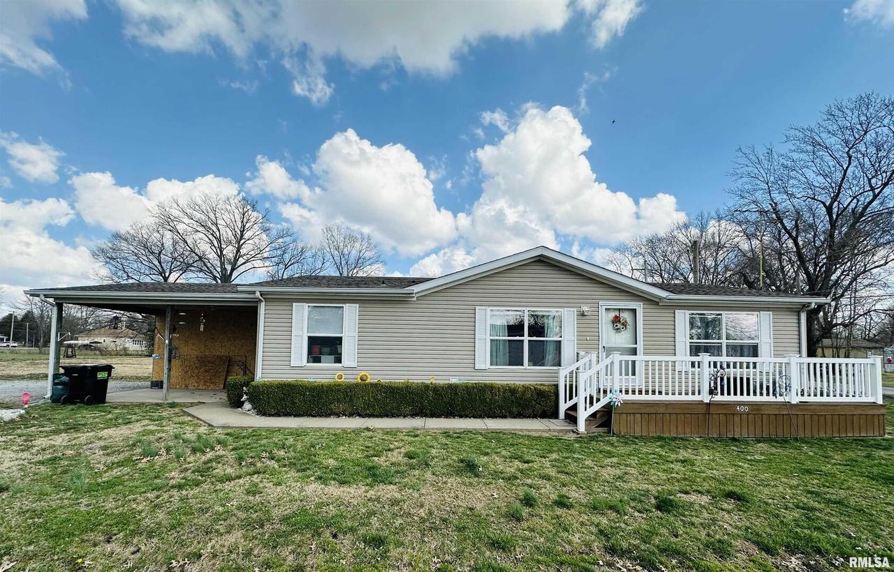 400 N Friend St., Carrier Mills, IL 62917