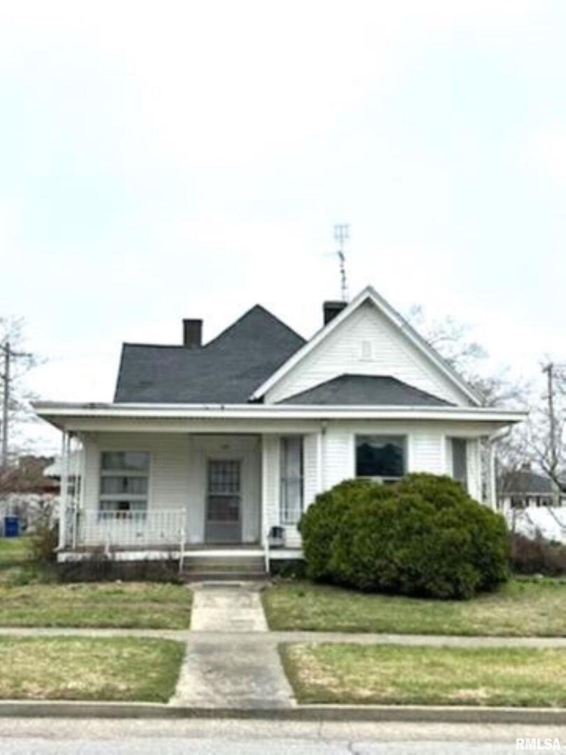 105 5th St., Carmi, IL 62821