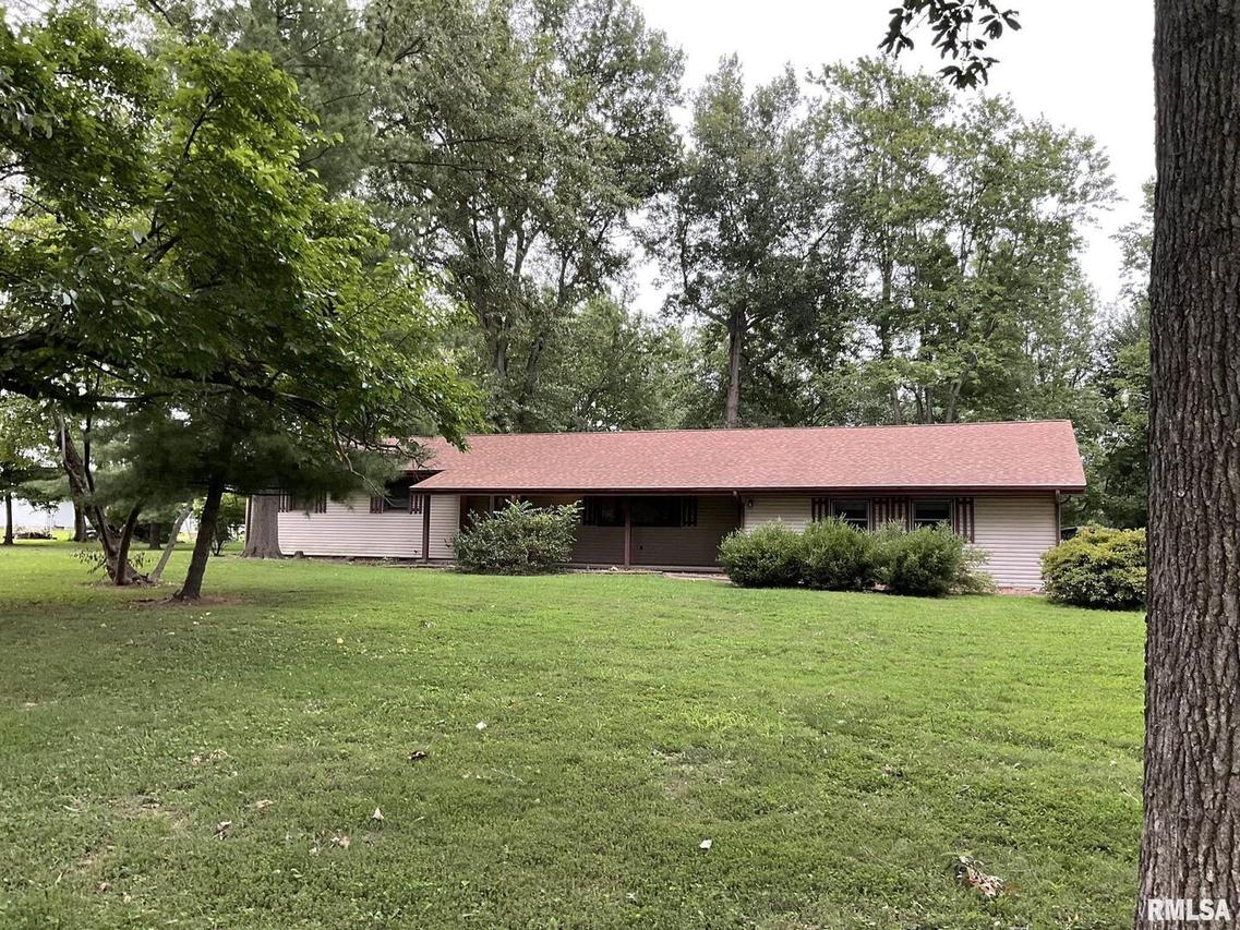 711 S Main St., Woodlawn, IL 62898