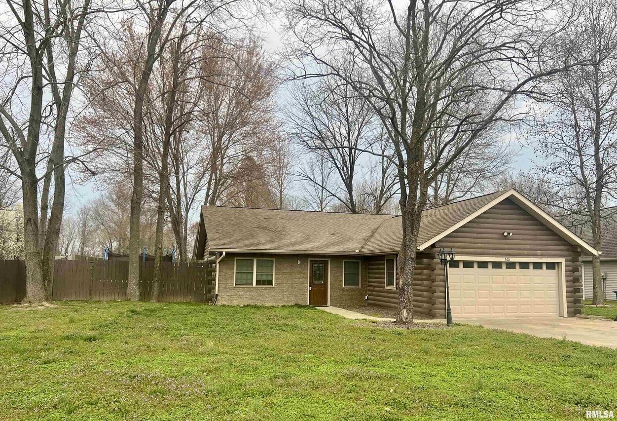 300 Noah Ln., Carterville, IL 62918
