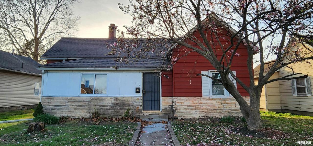 609 S 16th St., Herrin, IL 62948