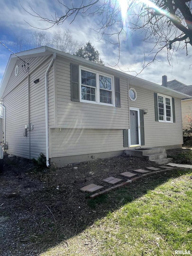 618 S Land St., Harrisburg, IL